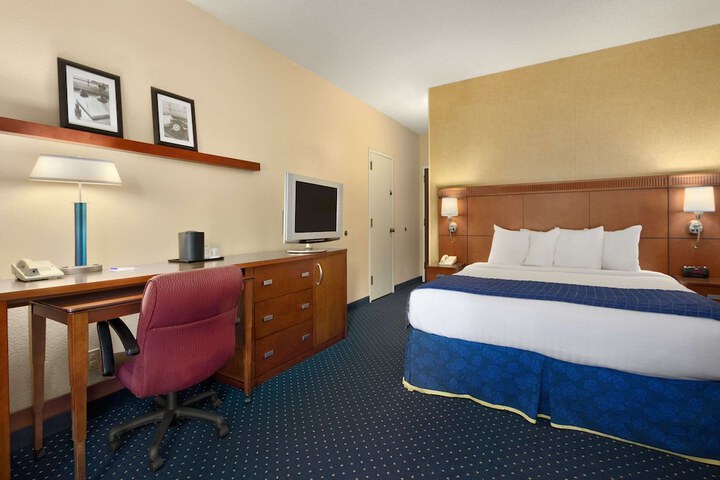 Room 14 of 34