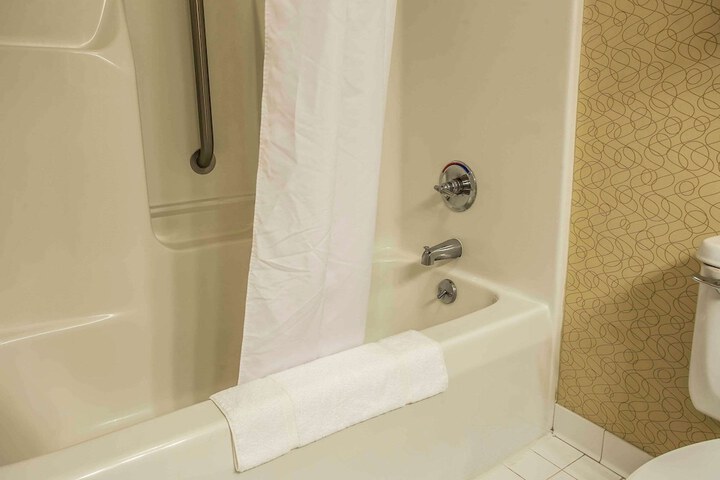 Room 15 of 24