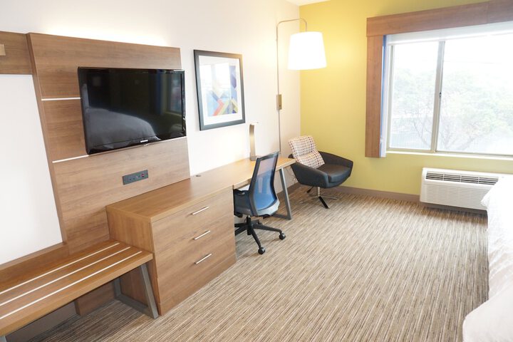 Room 25 of 84