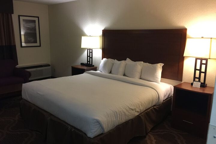 Room 22 of 37