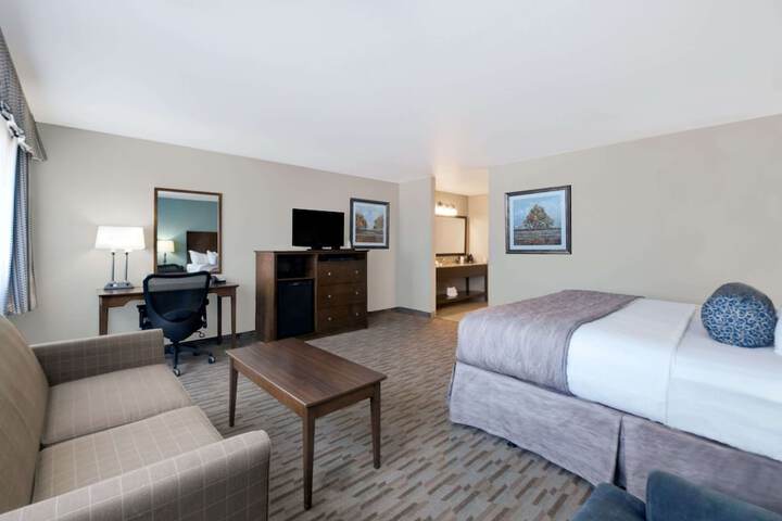 Baymont by Wyndham Minot