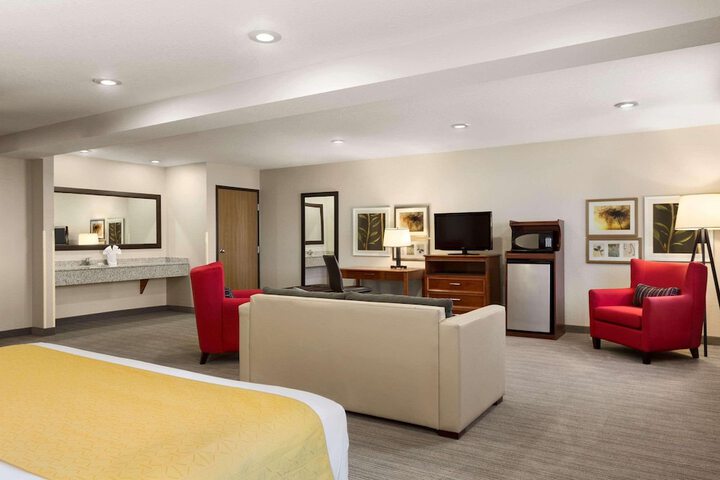 Room 9 of 17