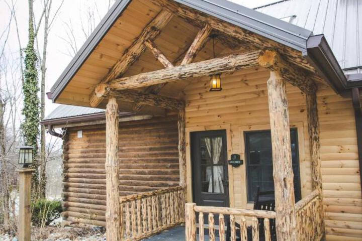 Coblentz Country Lodge by Amish Country Lodging
