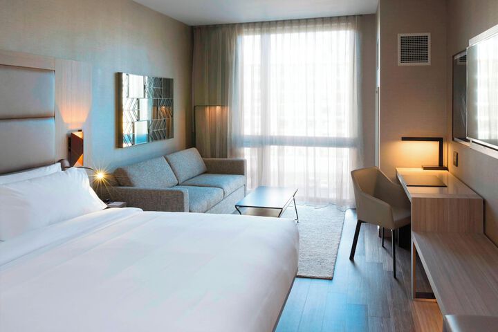 Room 40 of 65