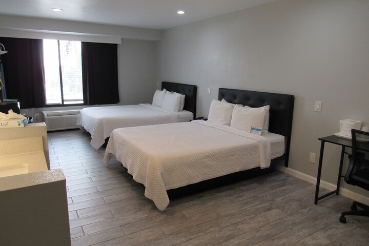 Room 25 of 61