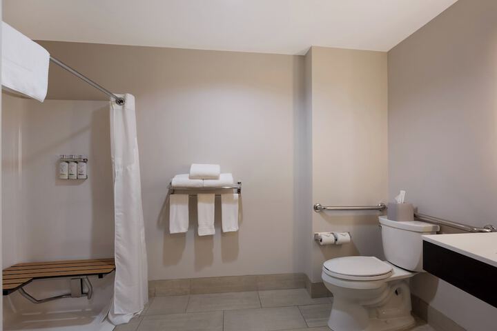 Holiday Inn Express and Suites Newton by IHG