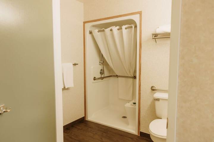 Room 34 of 68
