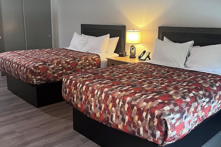 Room 16 of 28