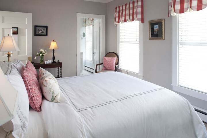 Brewster House Bed & Breakfast