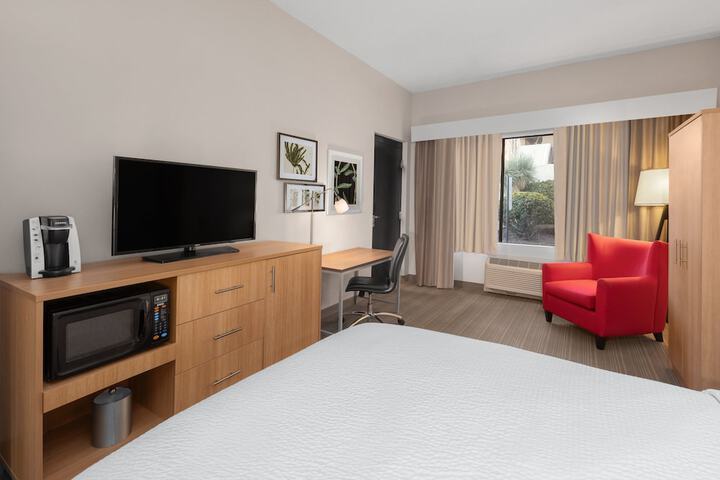 Room 34 of 61