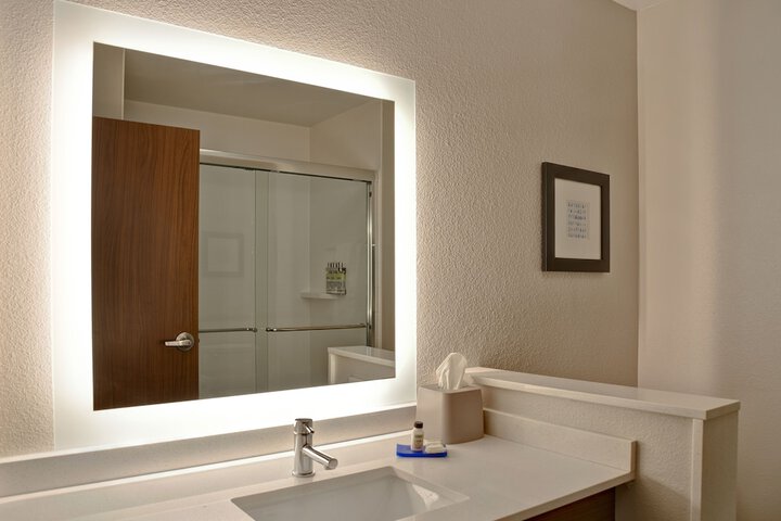 Holiday Inn Express & Suites Ottawa by IHG