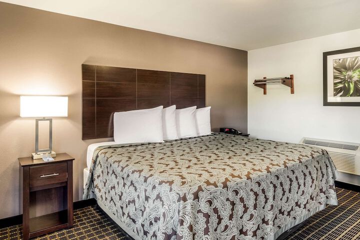 Room 18 of 25