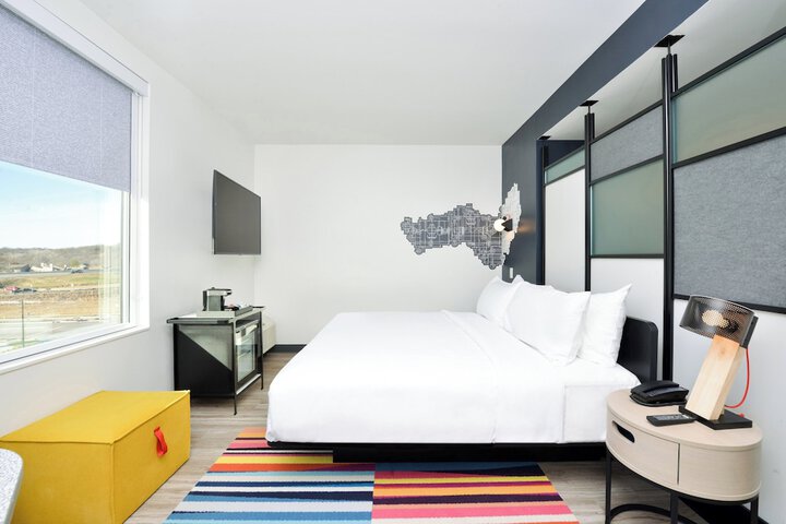 Aloft by Marriott North Kansas City