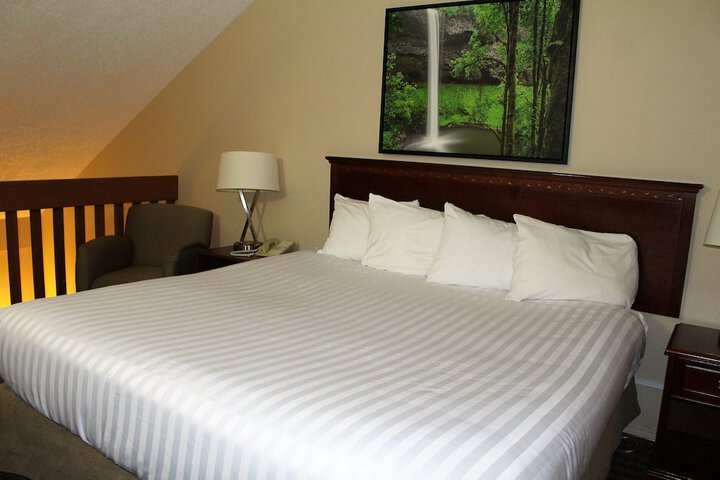 Room 104 of 145