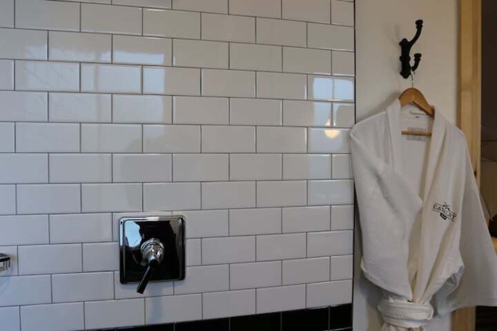 Cavalry Court by Valencia Hotel Collection