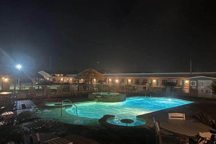 Shark Reef Resort Motel & Cottages