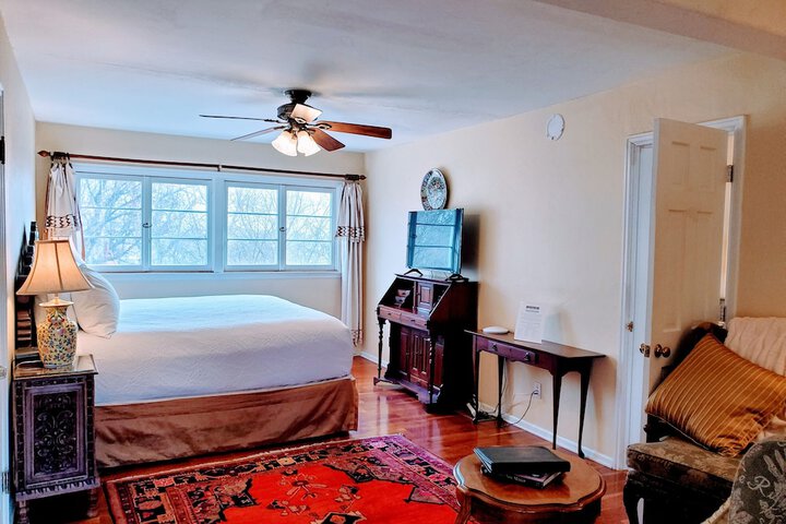 Room 32 of 100