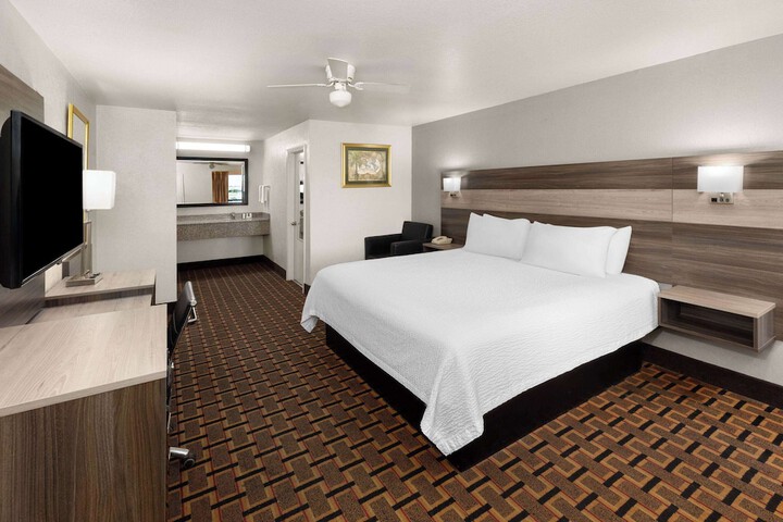 Room 20 of 40