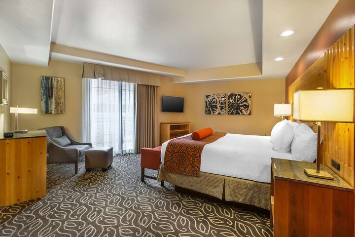 Best Western Premier Ivy Inn & Suites