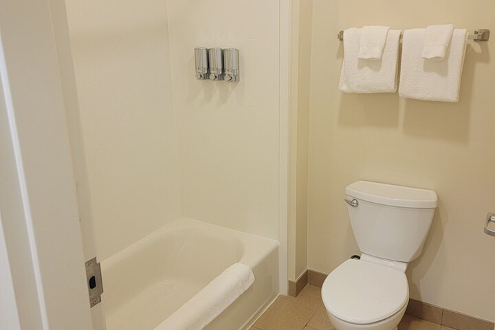 Room 27 of 72