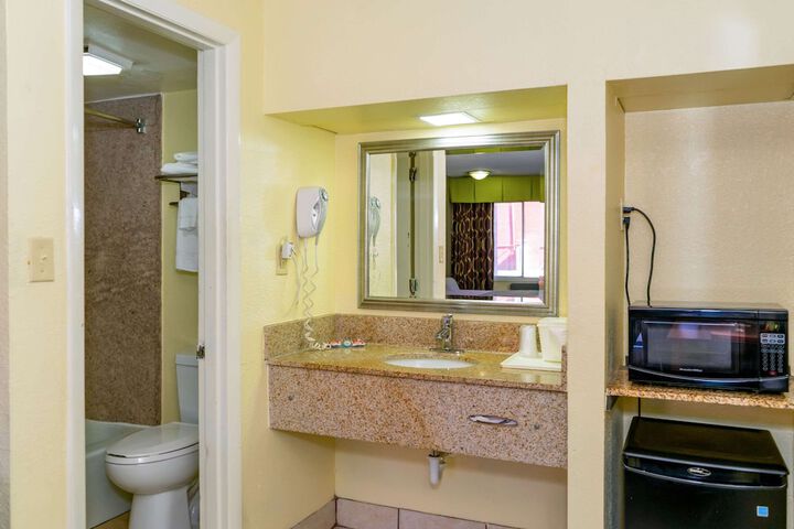 Room 13 of 23