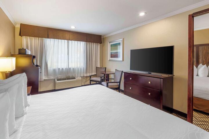 Room 36 of 79