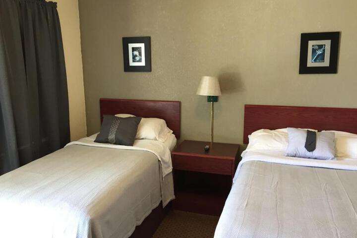 Highland Court Motel