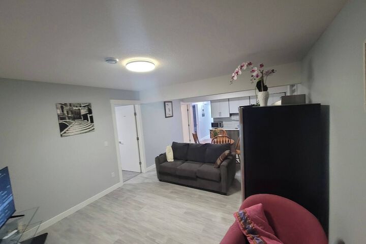 Luxurious Home Away From Home With Aircon