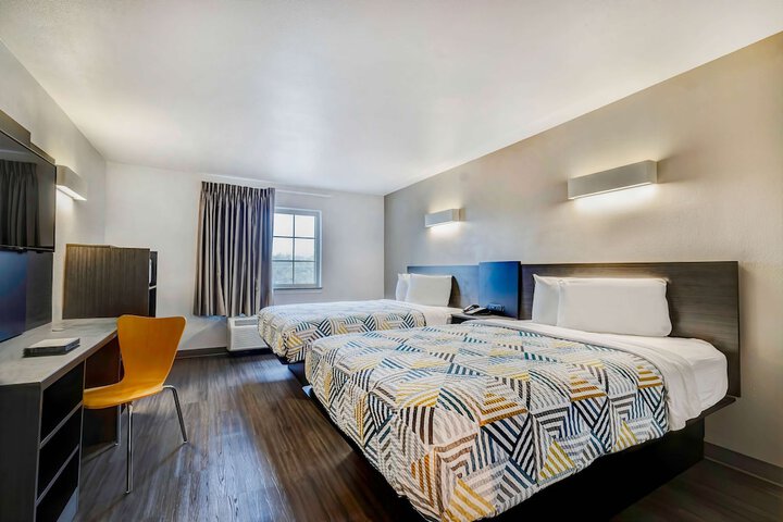 Room 9 of 25