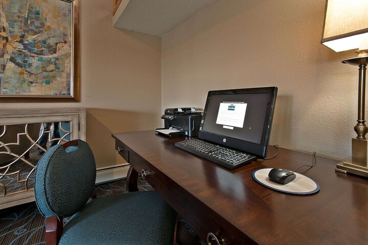 Business Center 28 of 28