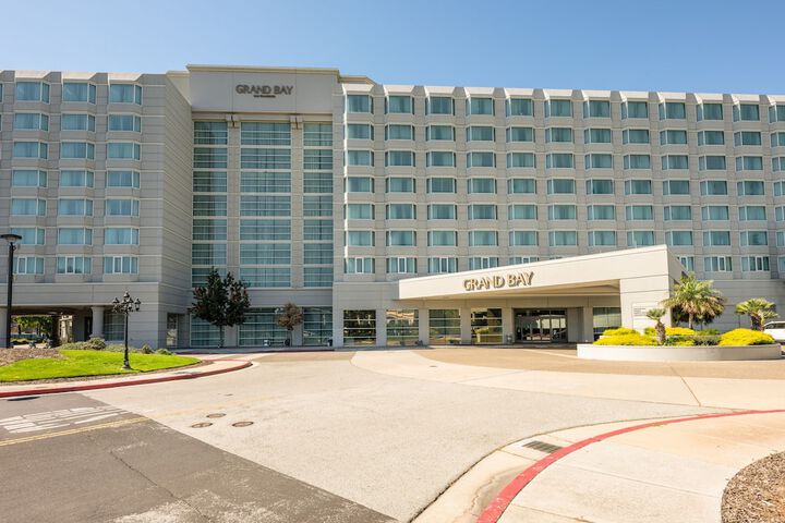 Hotel 2 of 196