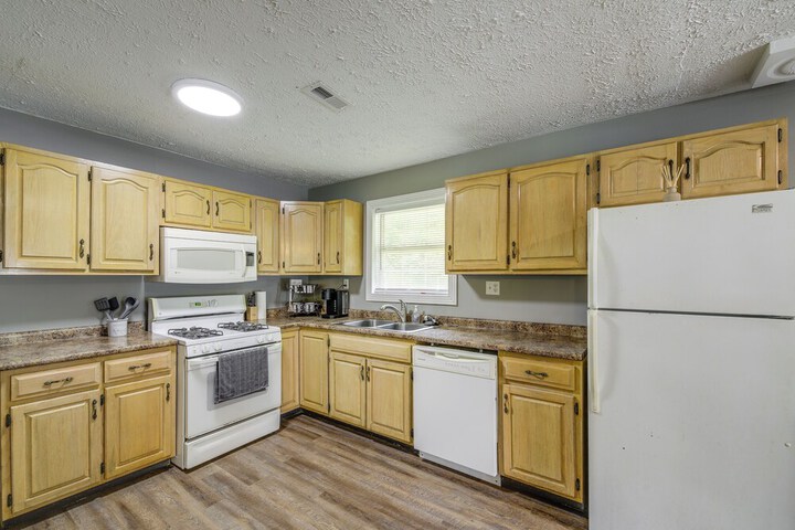 Huntsville Vacation Rental w / Fire Pit