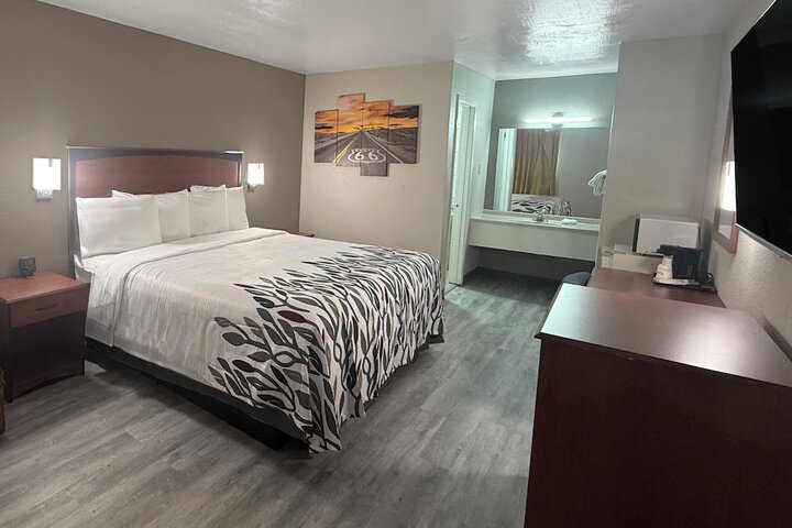 Red Roof Inn Shamrock