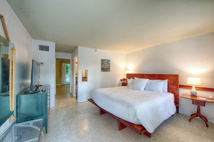 Room 43 of 119