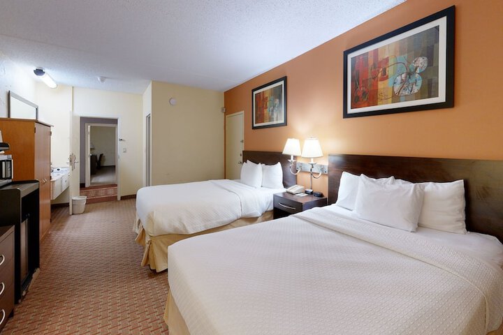 Room 10 of 37