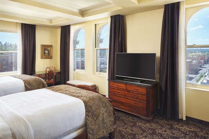 Davenport Hotel Autograph Collection