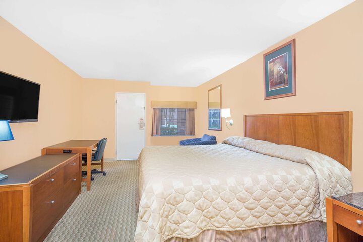 Room 13 of 14