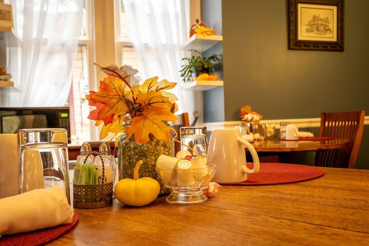 Breakfast/Coffee Service 154 of 242