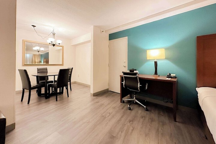 Room 63 of 77