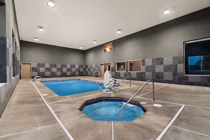 Pool 16 of 77