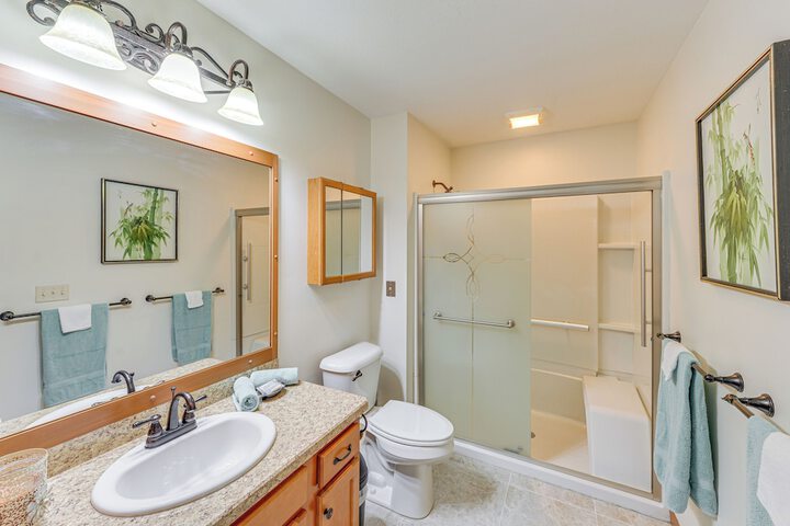 Wfh-friendly Columbiana Vacation Rental w / Deck!