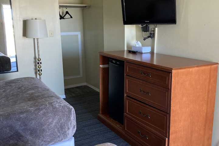 Room 12 of 13
