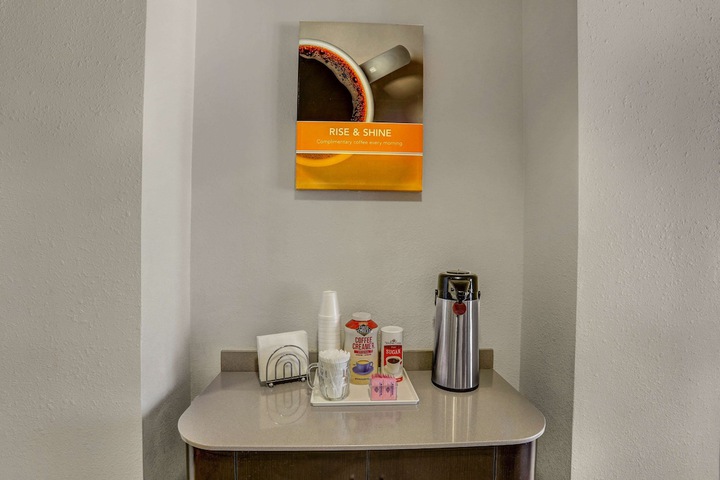 Breakfast/Coffee Service 45 of 48