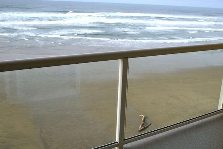 Elizabeth Oceanfront Suites an Ascend Collection Hotel