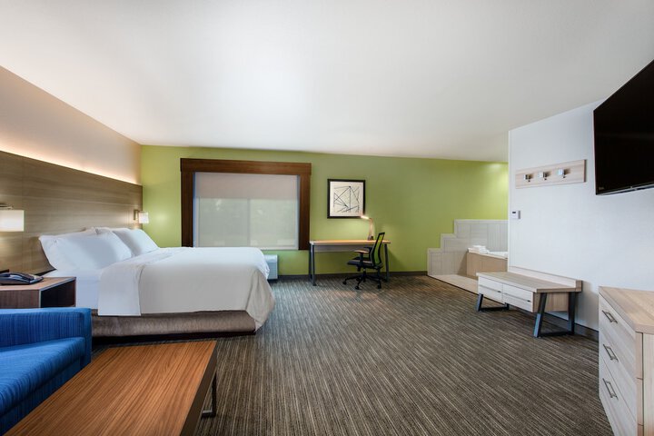 Room 22 of 38