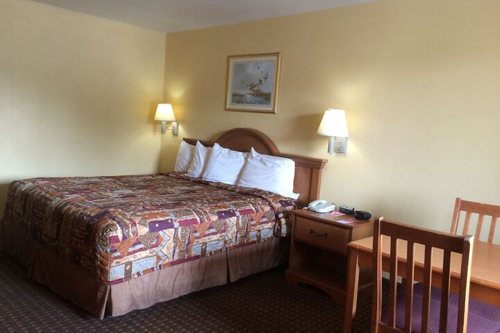 Room 20 of 33