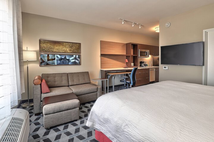 Room 27 of 36