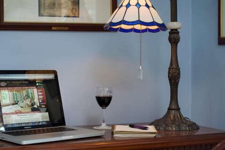 B. F. Hiestand House Bed & Breakfast