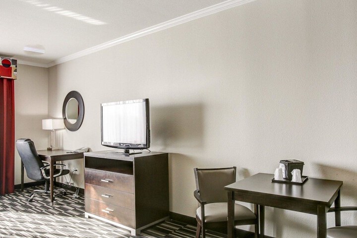Room 33 of 58