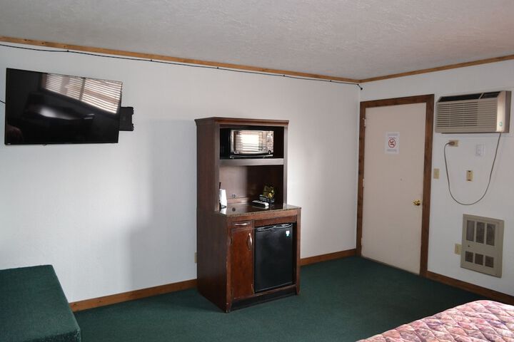 Room 12 of 23